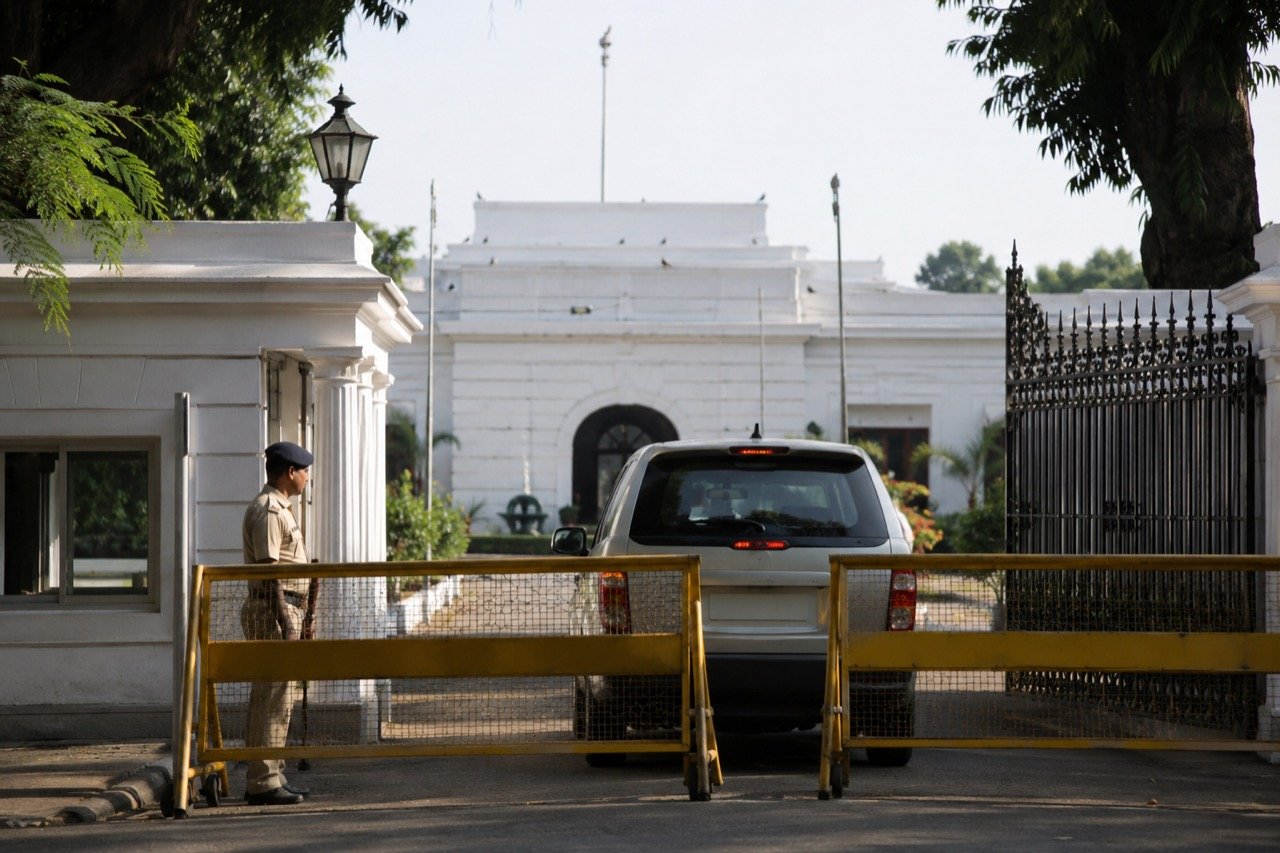 A government bungalow in Patna with security barricades outside, symbolising the row over Lalu Prasad Yadav's security and accommodation